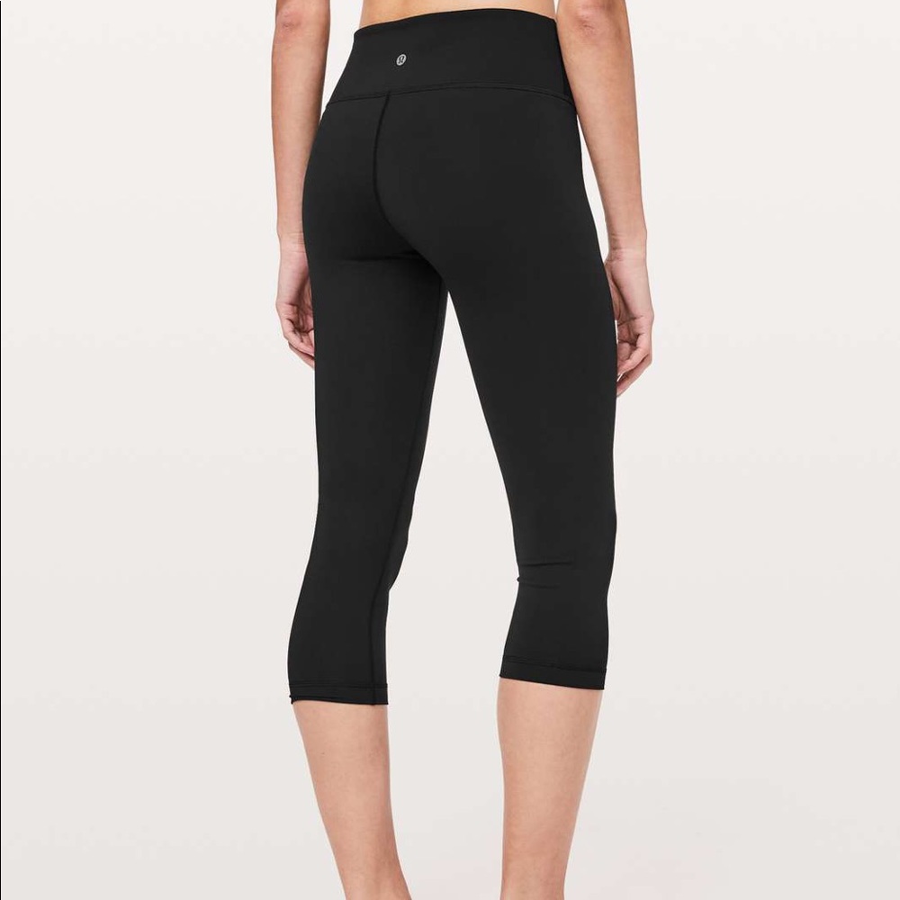 Cropped Black Wunder Under!!! Size 6